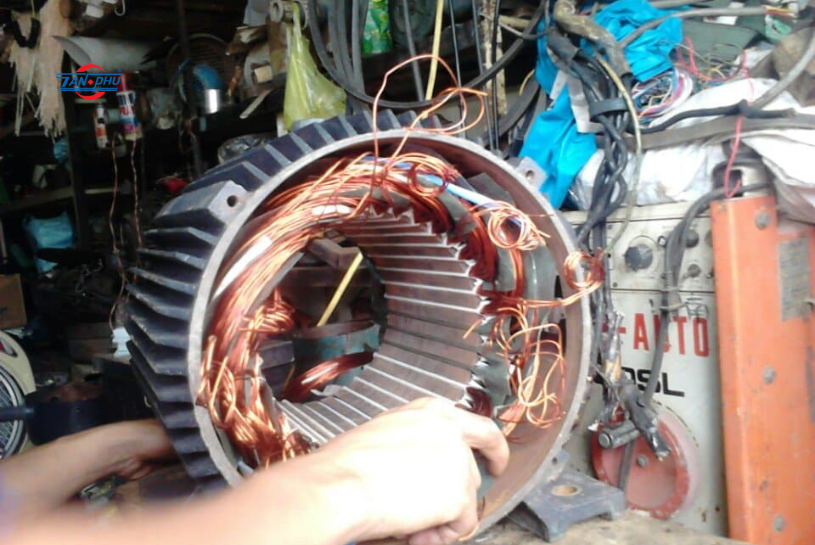 máy bơm nước kêu to